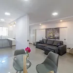 شقة 